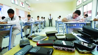 مع انطلاق الترم الثاني.. المدارس تشدد على الطلاب بعدم إحضار الهاتف المحمول للمدرسة