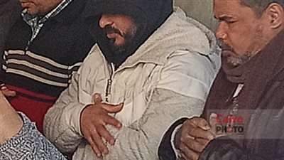 غياب نجوم الكرة.. انهيار سيد معوض خلال توديع شقيقه بمقابر العائلة بالفيوم| بث مباشر