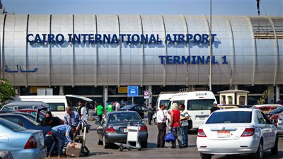 القبض على شاب حاول السفر إلى إسبانيا بتأشيرة مزيفة في مطار القاهرة