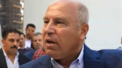 وزير النقل يوجه بالتصدي لظاهرة الباعة الجائلين في المترو