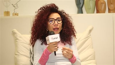 مروة عبد السميع عن فيلم رحلة 404: أزياء منى زكي فيها أنوثة.. ومكنش ينفع نتخلى عن الكعب | فيديو