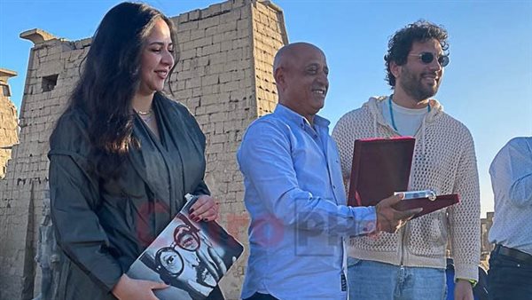 حسن الرداد وزوجته