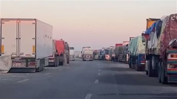 شاحنات المساعدات