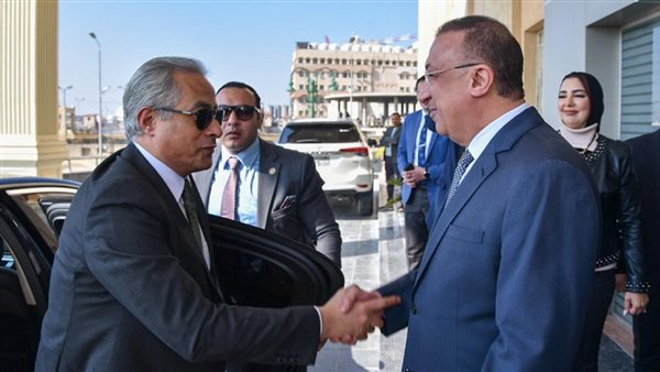 وزير العمل يزور الإسكندرية
