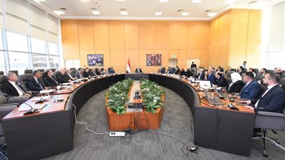 وزير الإسكان يكلف باستبدال عدادات المياه التالفة والمعطلة وترشيد الاستهلاك للحفاظ على كل قطرة 