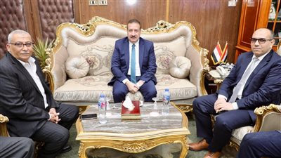 محافظ المنوفية يلتقي رئيس شركة بتروجاس لتوفير احتياجات الأهالي من أسطوانات الغاز