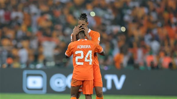 هالر وأدينجرا لاعبي