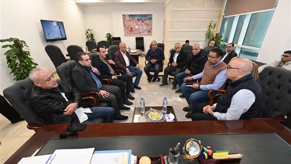 اجتماعي مسئولي الإسكان