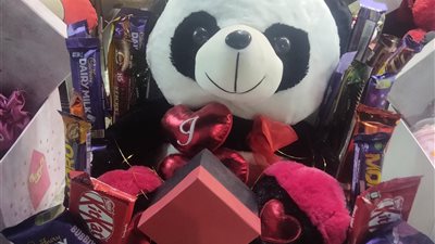 بوكس الفلانتين بـ 3 آلاف جنيه بجنوب سيناء.. وصاحب محل: سعر الهدايا زاد 10 أضعاف