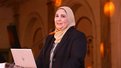 وزيرة التضامن تعلن تجهيز 10 عيادات لتقديم الصحة الإنجابية