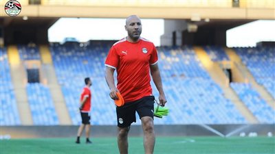 أيمن عبد العزيز: حزين على عدم الاهتمام بمباريات المنتخب.. والسوشيال ميديا سبب تراجع الجمهور