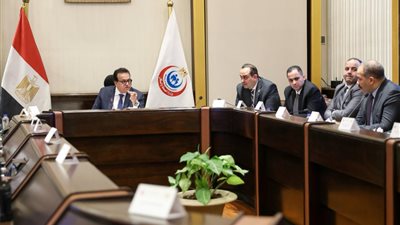 وزير الصحة يوجه باختيار عدد من مستشفيات التأمين الصحي لـ إدخالها في منظومة التحول الرقمي