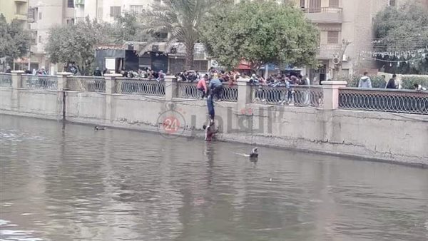 إنقاذ ربة منزل حاولت