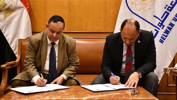 جانب من توقيع مذكرة