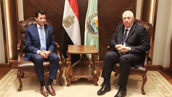 وزيرا الزراعة والشباب