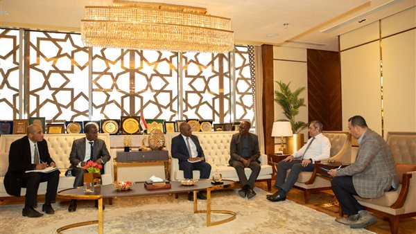 جانب من لقاء مسئولي