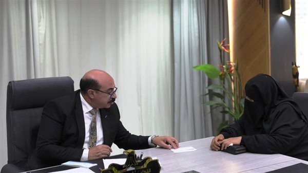 محافظ أسوان