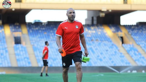 أيمن عبد العزيز 