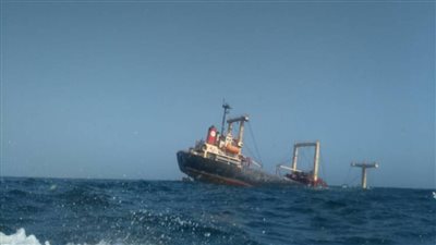 غرق السفينة إترنيتي بعد تعرضها لهجوم حوثي قبالة سواحل اليمن