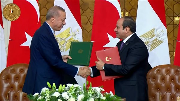 السيسي وأردوغان يوقعان