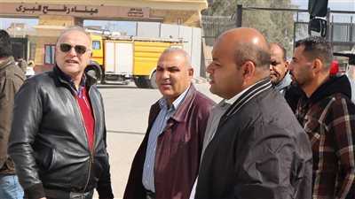 بحث زيادة توفير مياه الشرب بمحيط معبر رفح