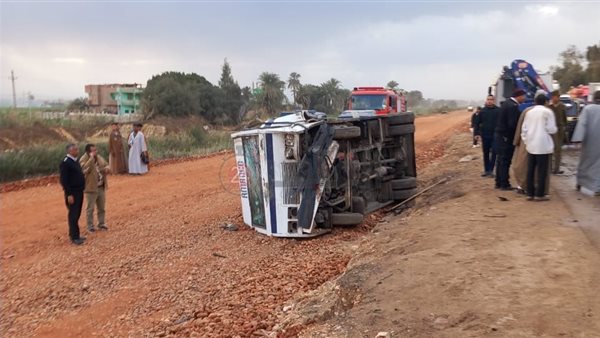 تصادم 4 سيارات بأسيوط