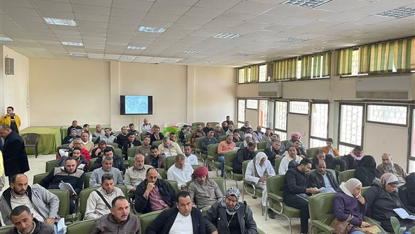 حضور المواطنين المزاد