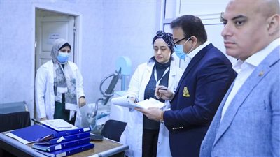 وزير الصحة يتفقد مستشفى الشروق المركزي.. ويوجه بإحالة المدير للتحقيق