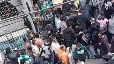 انهيار أسرة مريم ضحية زوجها بسويسرا أثناء تشيع الجثمان: راحت تجيب ولادها غدر بيها وقتلها| بث مباشر