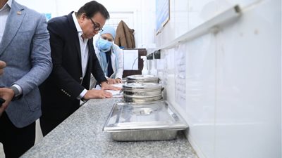 وزير الصحة يتفقد مركز طب أسرة المستقبل بالشروق.. ويوجه بإعادة توزيع الزيادة العددية من أطباء الأسنان