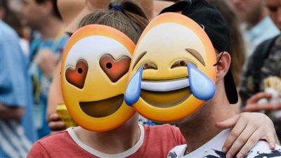 النساء يفسرن الإيموجي بشكل مختلف عن الرجال.. السن واختلاف الثقافات أبرز العوامل