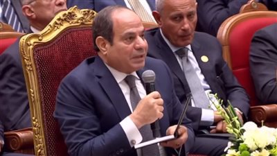 السيسي: كنا نفقد من 9 لـ10 مليارات دولار سنويًا بسبب الطرق والبنية الأساسية قبل 7 سنوات