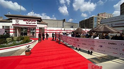 بسجادة حمراء.. الزمالك يستعد لاستقبال الخطيب ومجلس إدارة الأهلي | صور 