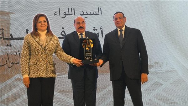 وزير التنمية المحلية