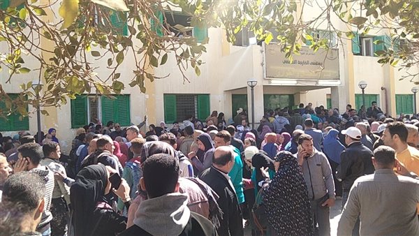 توافد أسر الضحايا