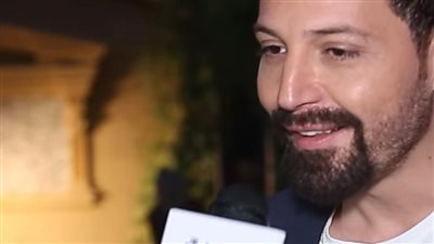 محمود حجازي: اختيار زوجتي من خارج الوسط الفني حاجة تخصني.. وكل واحد حر