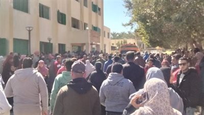 إصابة 38 طالبًا في انهيار مدرج سيرك بالوادي الجديد.. والمحافظ يحيل الواقعة للتحقيق | بث مباشر