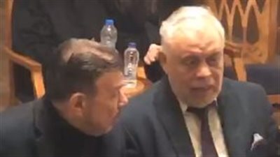 غياب ابنته سارة وأشرف زكي أول الحضور.. أبرز لقطات عزاء حماة الفنان أحمد سلامة | صور