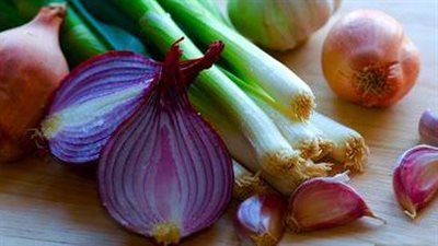 ارتفاع سعر الثوم بأسواق المنيا.. وإقبال المواطنين على شراء البصل بأسواق السويس بعد انخفاض سعره| بث مباشر