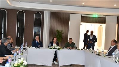 محافظ جنوب سيناء يبحث مع وزيرة السياحة المغربية سبل التعاون في مجال السياحة