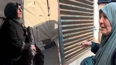 فلسطينية تبكي بعد استشهاد أحفادها بمخيم النصيرات: حطوهم في كفن واحد 