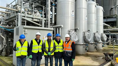 مسئولو الإسكان يتفقدون محطتي معالجة الصرف الصحي والحمأة المتطورة بلندن لتبادل الخبرات