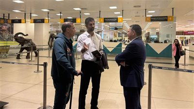 كواليس مواجهة ميدياما.. رئيس بعثة الأهلي يكشف تفاصيل أزمة الطيران في غانا