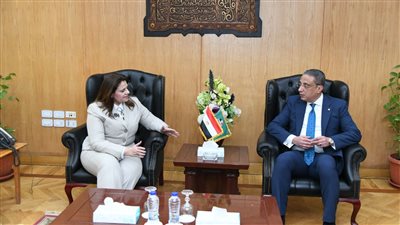 محافظ الفيوم يستقبل وزيرة الدولة للهجرة وشئون المصريين بالخارج