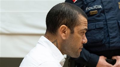 تقارير برازيلية تفيد بـ انتحار داني ألفيس في السجن