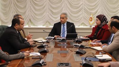 وزير العمل يوجه بتكثيف الجهود في تطوير منظومة حماية العمالة غير المنتظمة