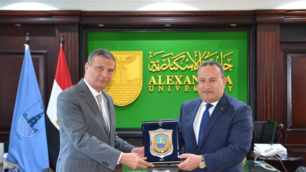 رئيس مجلس إدارة البنك