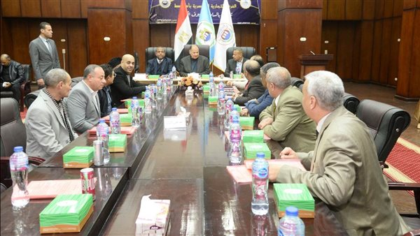 اجتماع محافظ أسيوط