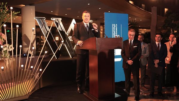 وزير السياحة يشهد