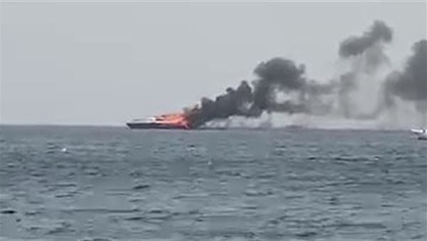 حريق لنش - أرشيفية